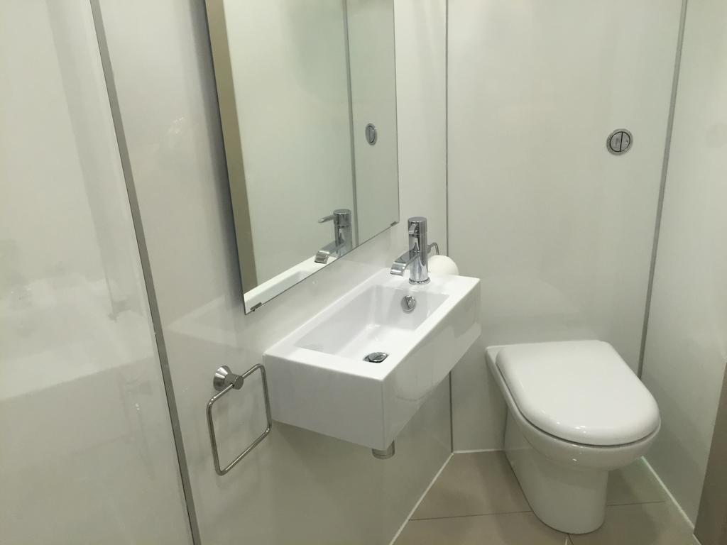The Harbour Guest House إيرفين المظهر الخارجي الصورة